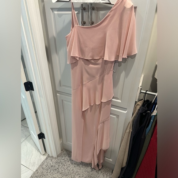 Elegant Pink Gown - Picture 6 of 7